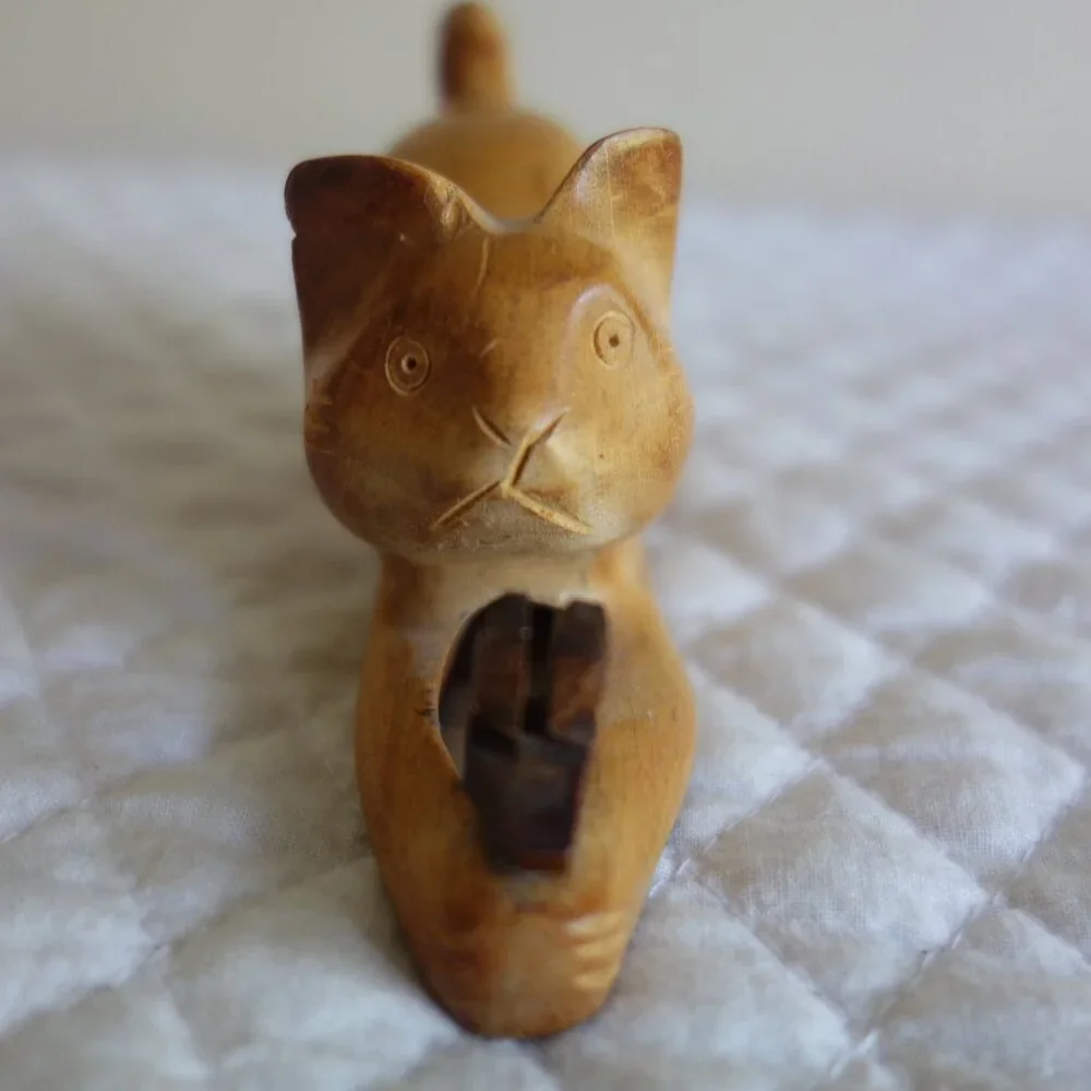 Vtg Hand Carved Wood Folk Art Crouching Cat